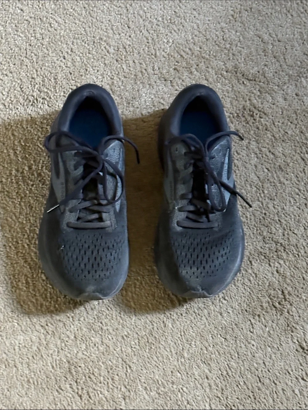 Womens  Brooks black Running Sneakers